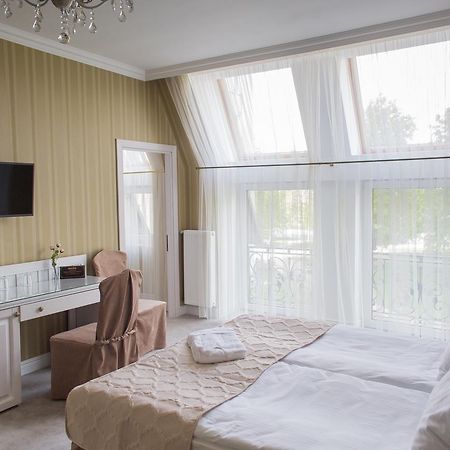 Boutique Hotel Deluxe Камианец-Подилский Екстериор снимка