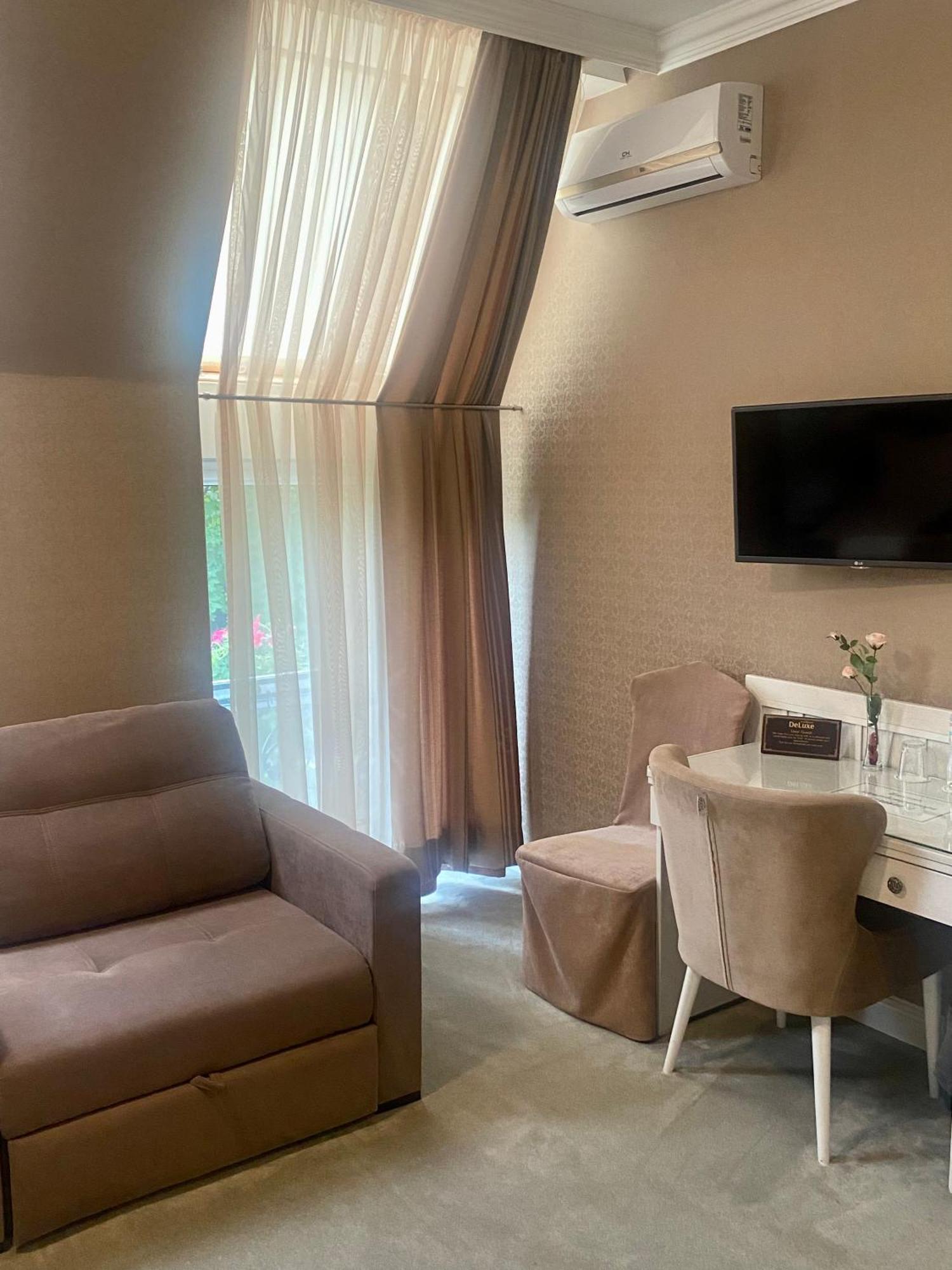 Boutique Hotel Deluxe Камианец-Подилский Екстериор снимка