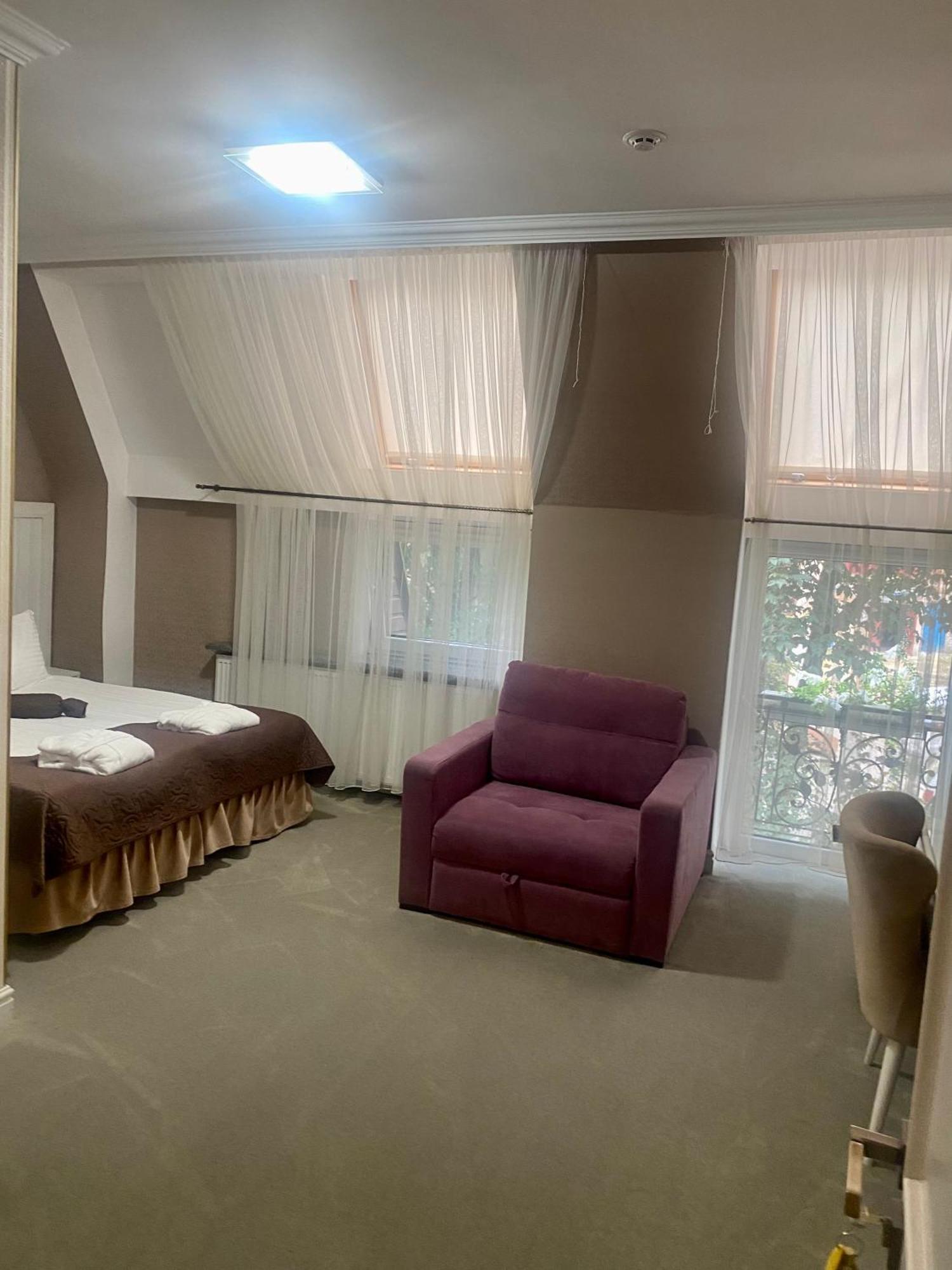 Boutique Hotel Deluxe Камианец-Подилский Екстериор снимка
